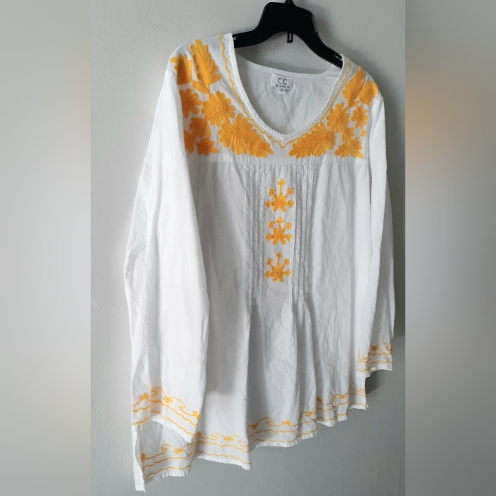 Chic Connection Embroidered Blouse - Picture 3 of 5
